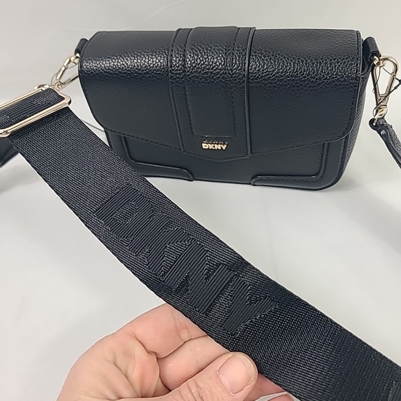 NWT DKNY Maxxe Mini Flap Crossbody Bag Black Gold Hardware 7.5"x5" RETAIL $139 - Picture 4 of 10